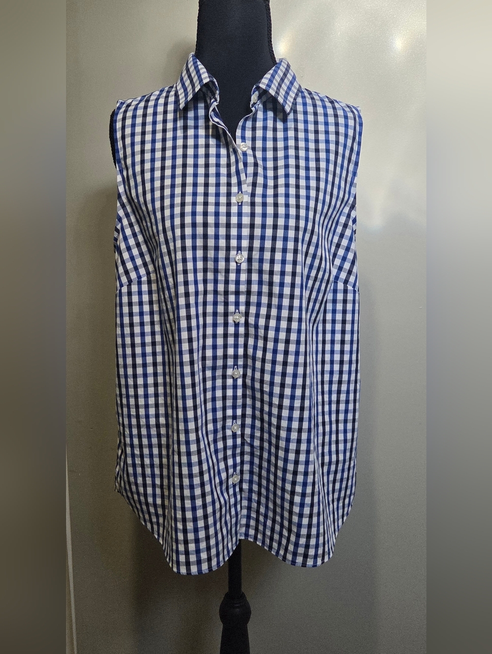 Lands' End Navy and Gray Gingham Button-Down Sleeveless Shirt 14
